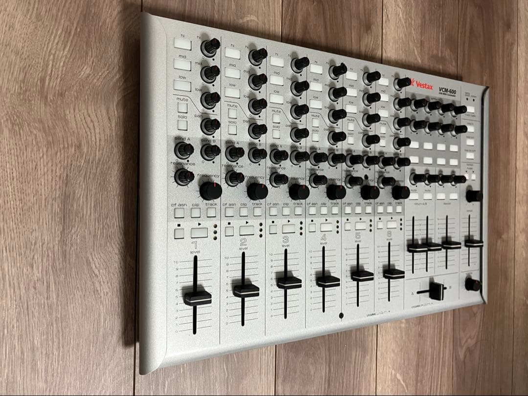 Vestax MIDIコントローラー VCM-600