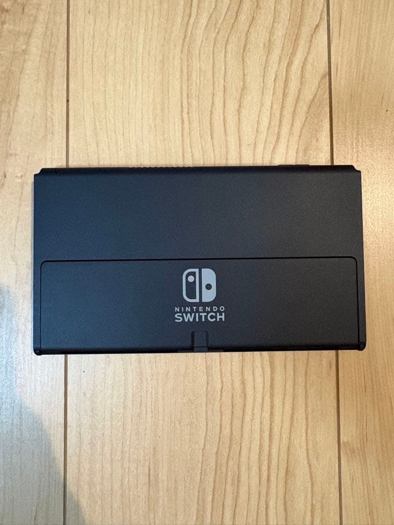 Nintendo Switch 有機ELモデル 美品　ケース・フィルム付き