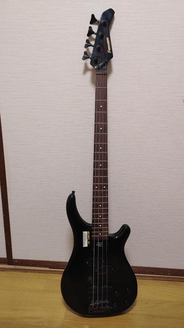ベース Fernandes Bass