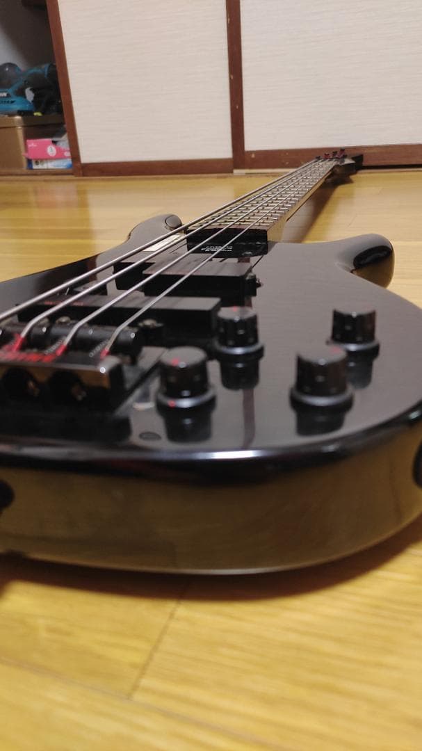 ベース Fernandes Bass