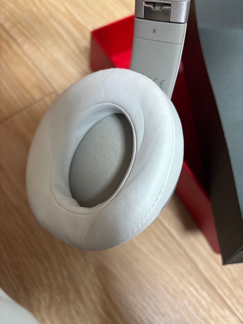 Beats Studio Wireless ホワイトモデル