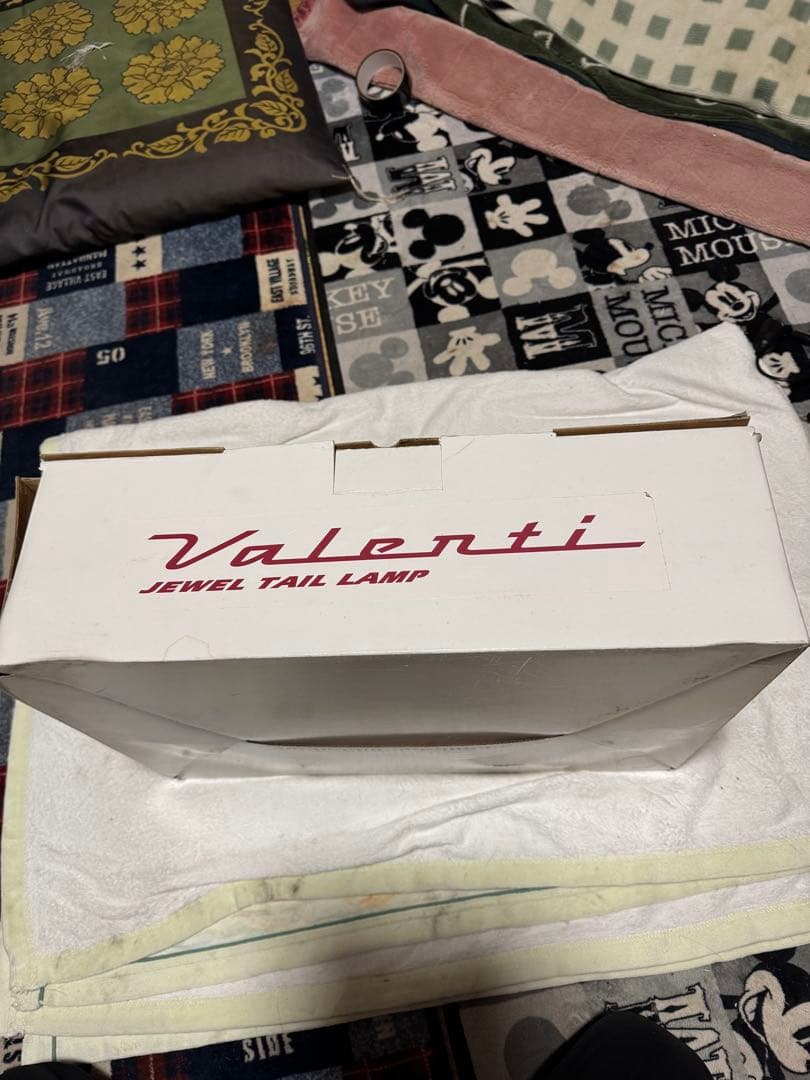 200系ハイエースバン　4型以後　純正クリアテール左右セット① 送料込み　美品