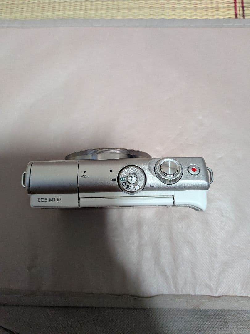 デジタルカメラ canon EOS M100