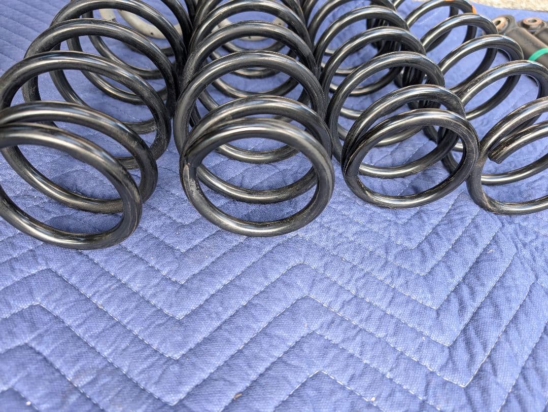 ジムニーシエラ　純正　サスペンションセット