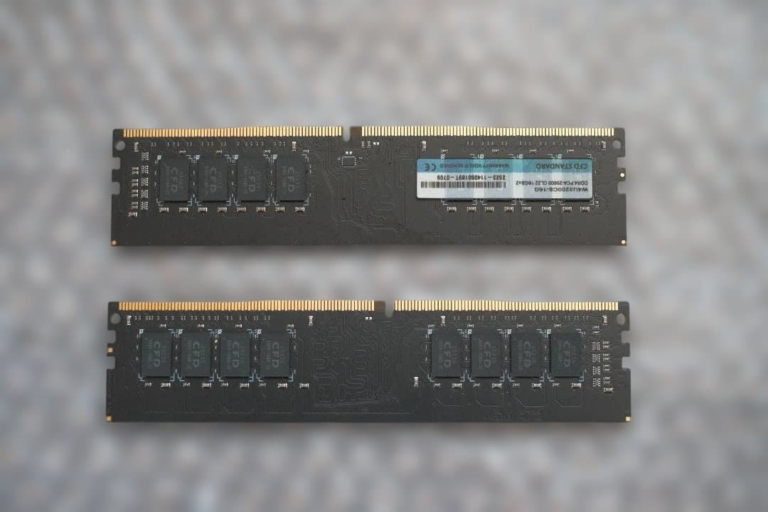 メモリ　CFD DDR4 PC4-25600 CL22 16GBx2