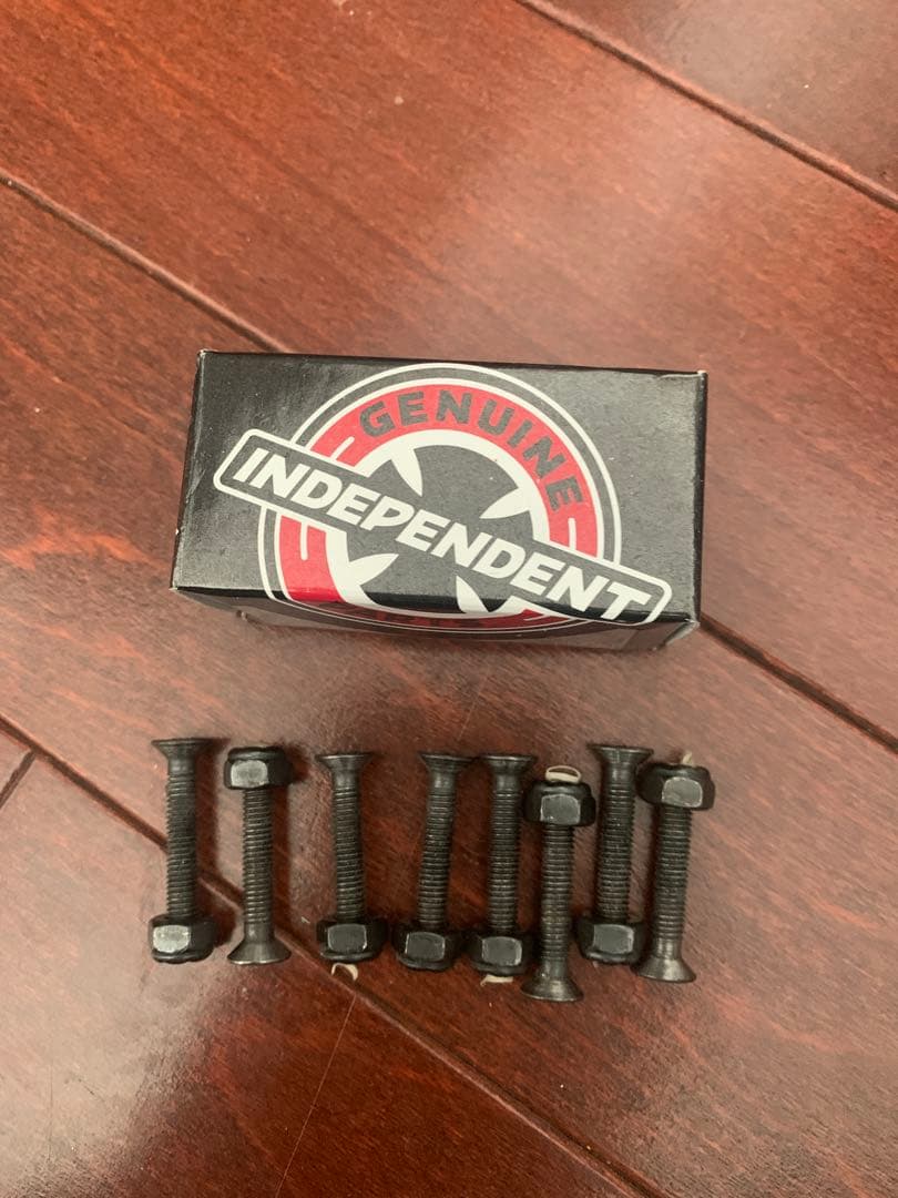 TRACKER DART トラック　BONES ウィール　ベアリング　スケボー