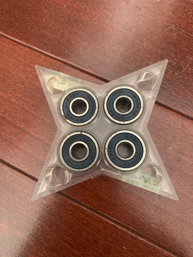 TRACKER DART トラック　BONES ウィール　ベアリング　スケボー