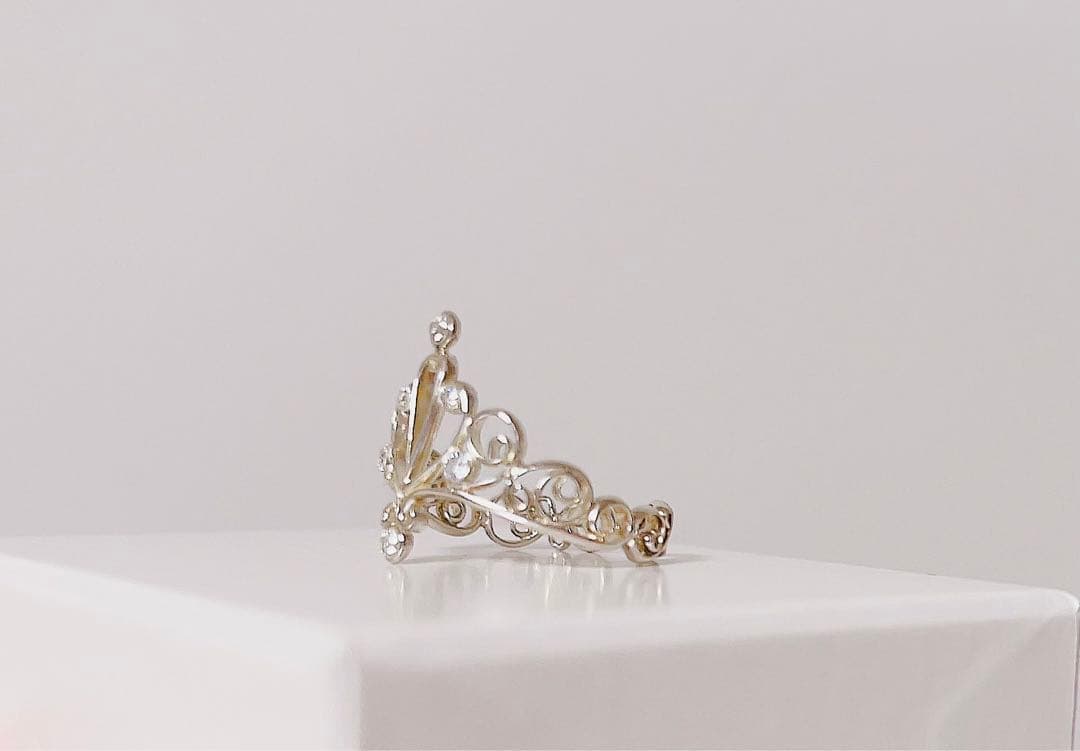 大きなティアラみたいなリング