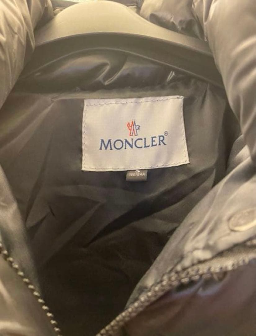 (クリーニング済)モンクレール ダウンコート