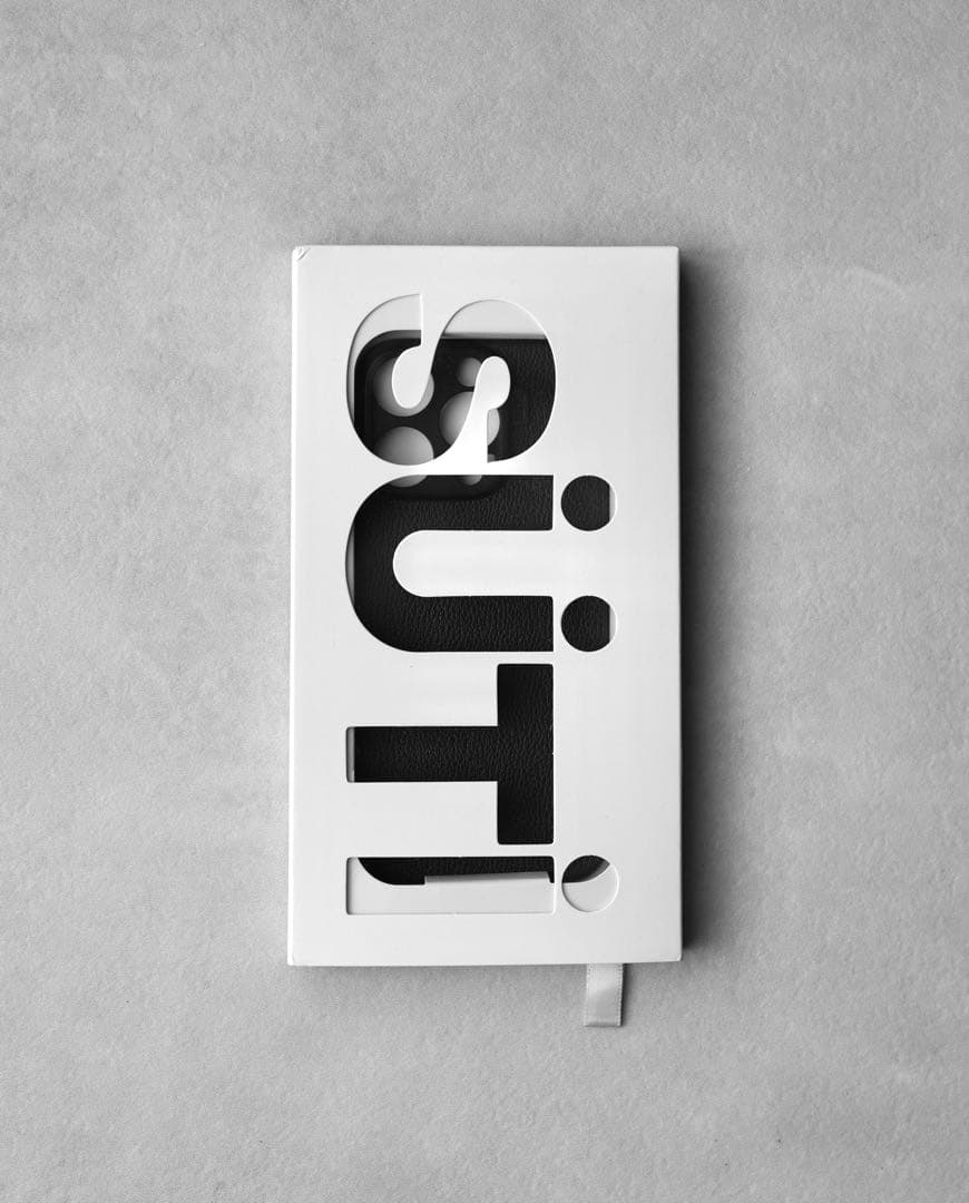 suti iphone16pro 背面カバー