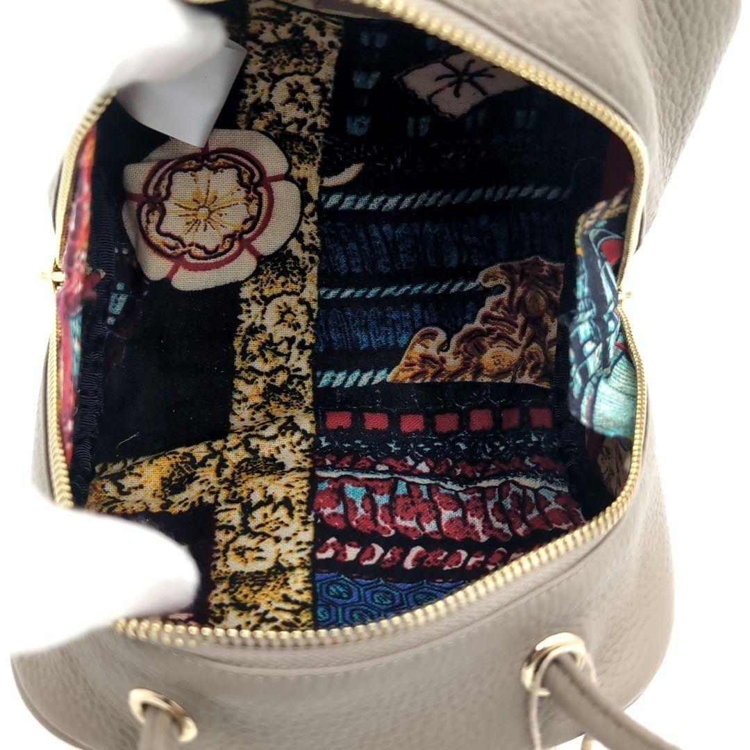 未使用級✨️ イアパピヨネ ねこ刺繍ボストンバッグ 猫刺繍 ミニボストン レザー