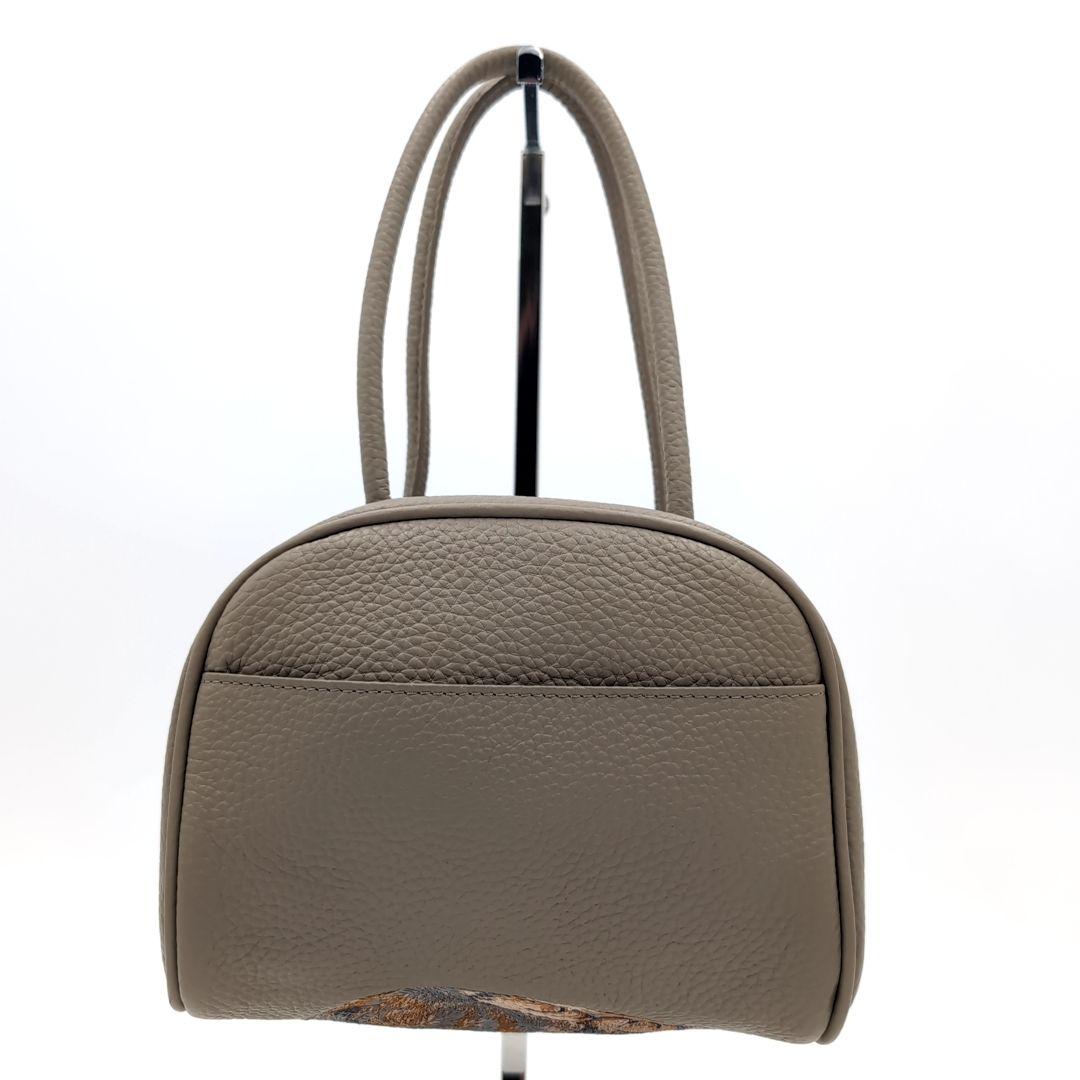 未使用級✨️ イアパピヨネ ねこ刺繍ボストンバッグ 猫刺繍 ミニボストン レザー