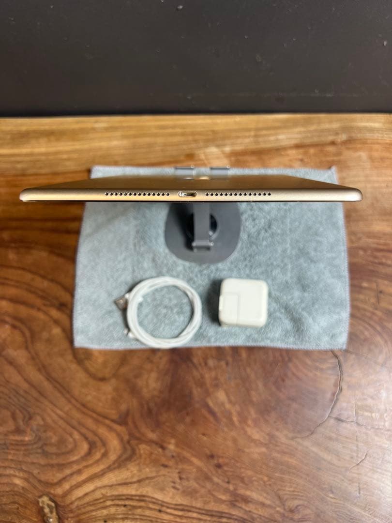 [美品]Apple iPad Air2/32GB/電池健康82.9%/HW235