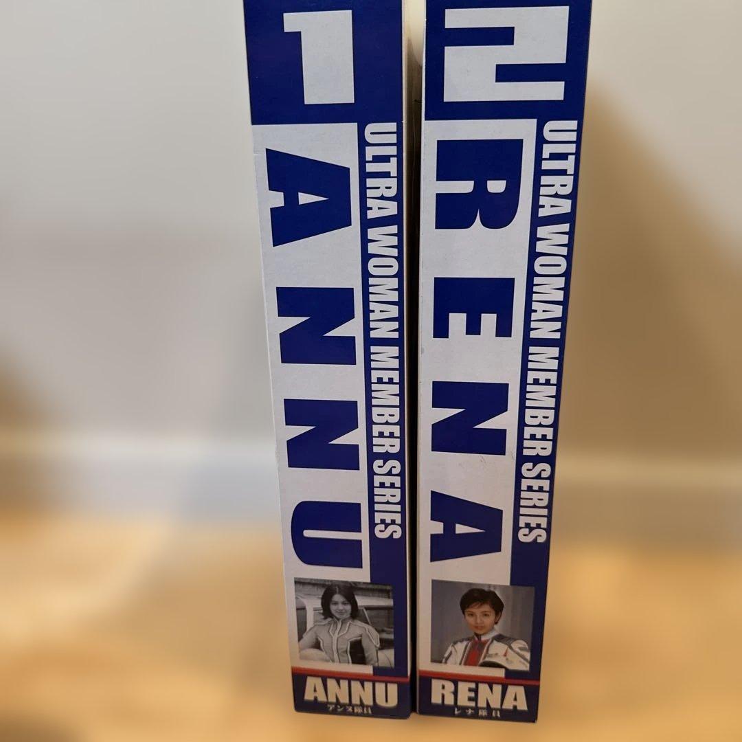 バンダイ ウルトラ女性隊員シリーズ アンヌ隊員、レナ隊員1/6 フィギュア