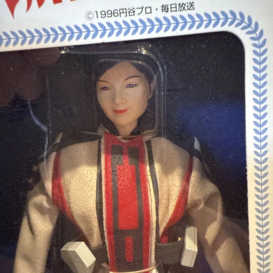 バンダイ ウルトラ女性隊員シリーズ アンヌ隊員、レナ隊員1/6 フィギュア