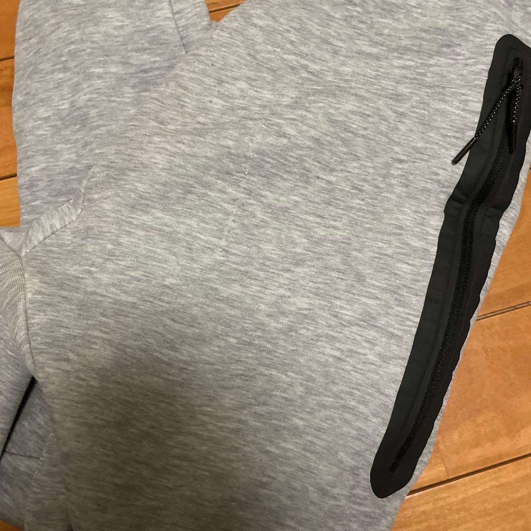 もけけのママNike テックフリースグレー　Sサイズ