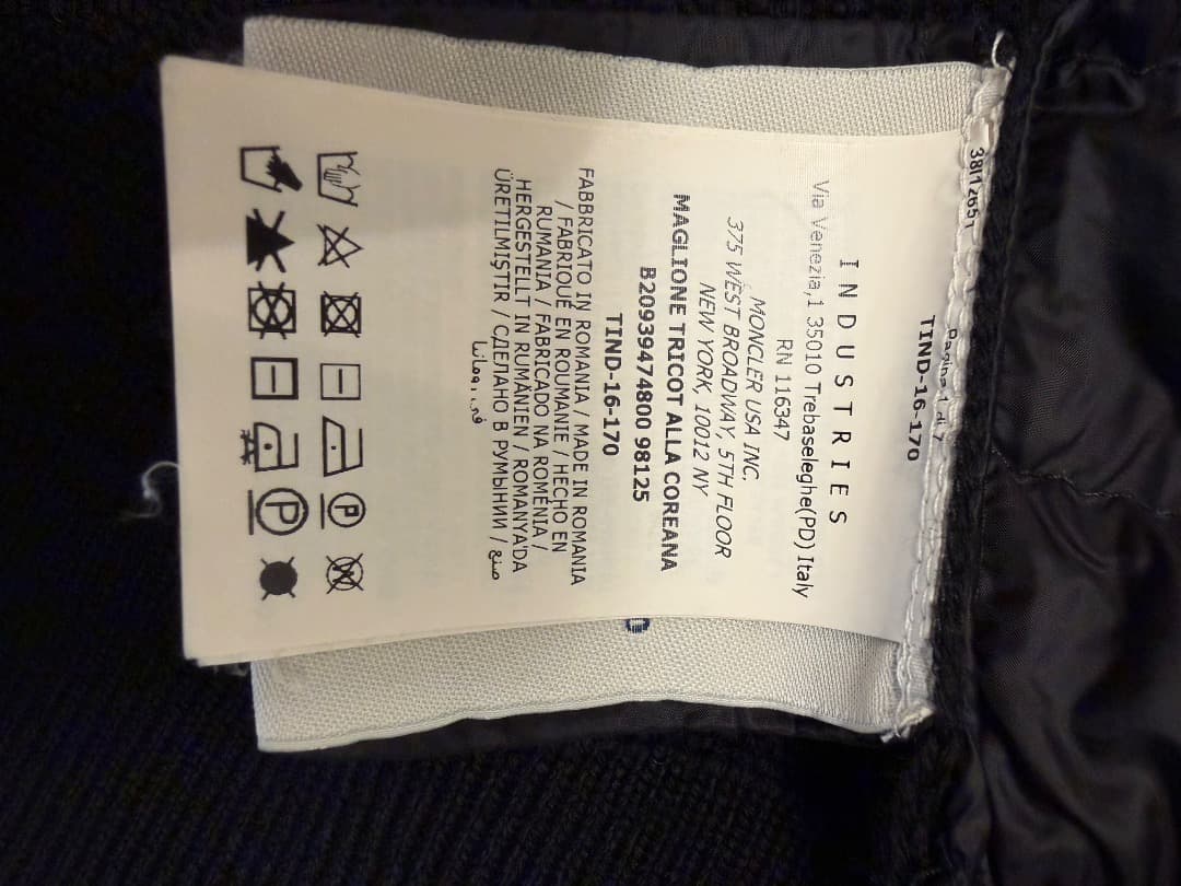 Moncler レディースダウンジャケット