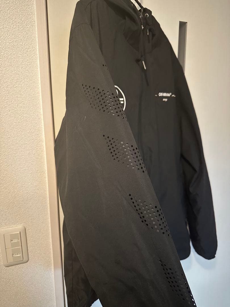 Off-White ブラック ナイロンジャケット