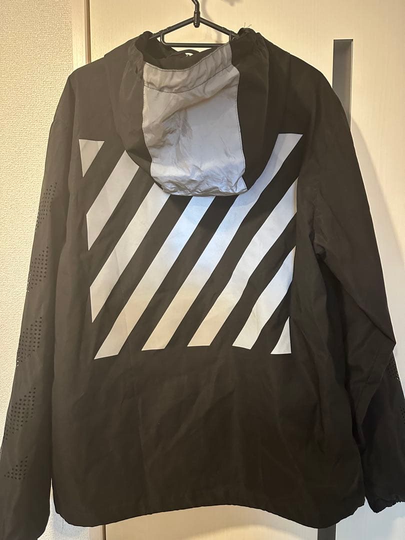 Off-White ブラック ナイロンジャケット