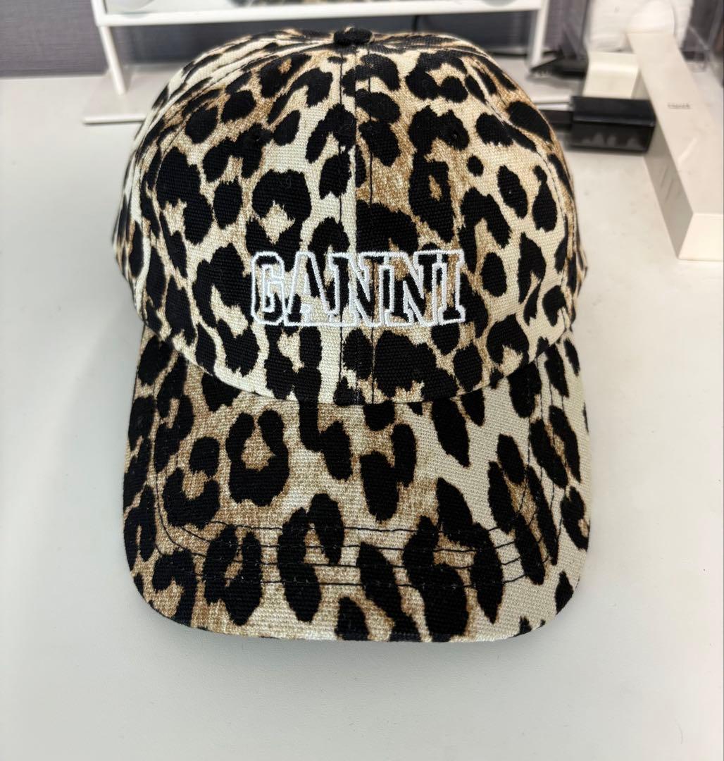 GANNI ガニー　アニマル柄キャップ