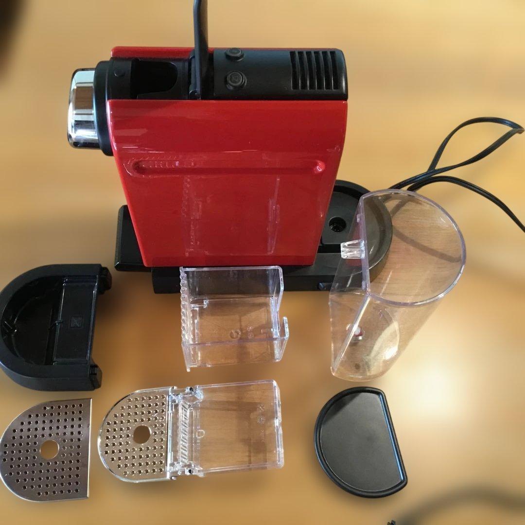 NESPRESSO（ネスプレッソ）エスプレッソマシンとミルクフォーマー2点セット