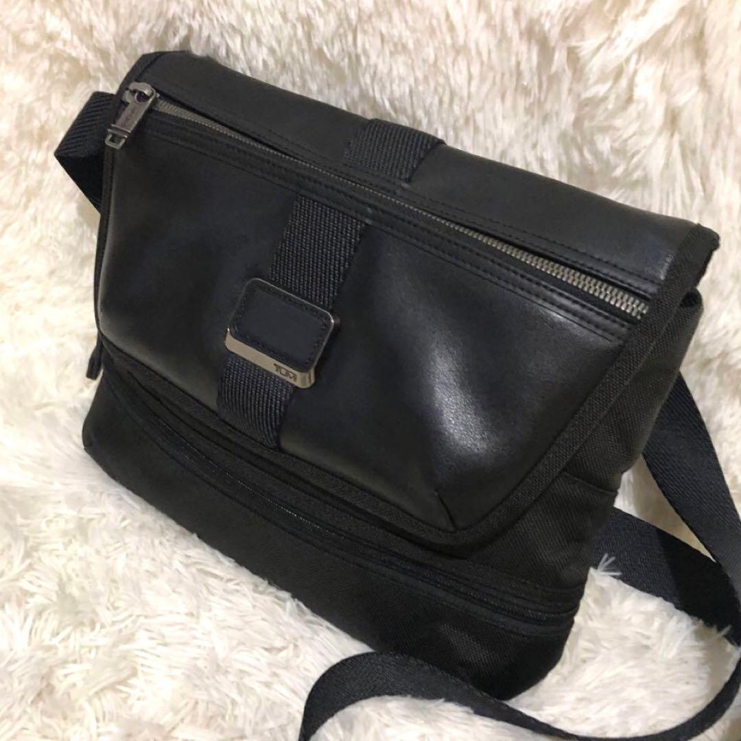 未使用級✨トゥミ　エクスパンダブル ショルダーバッグ 232371D 黒
