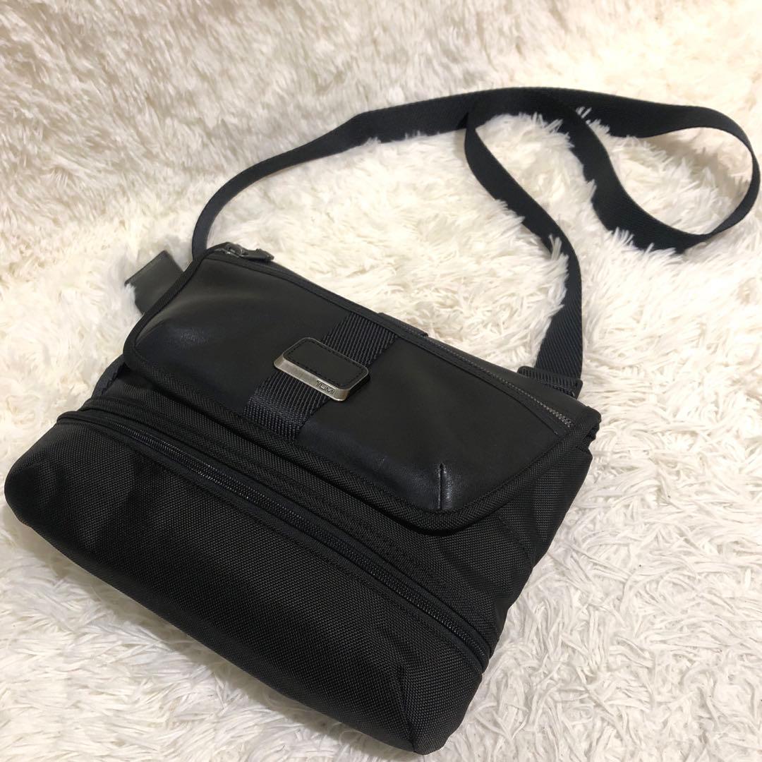 未使用級✨トゥミ　エクスパンダブル ショルダーバッグ 232371D 黒