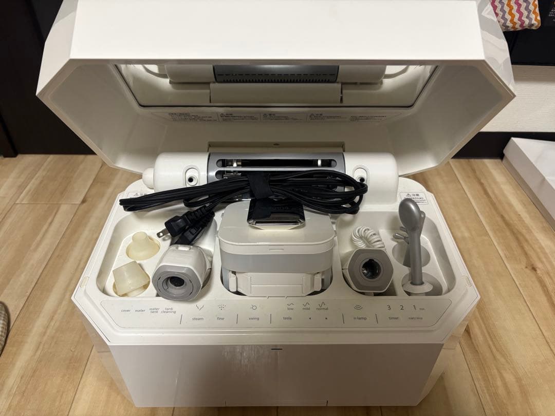 美顔器  Skincare Machine サキナエステマシン