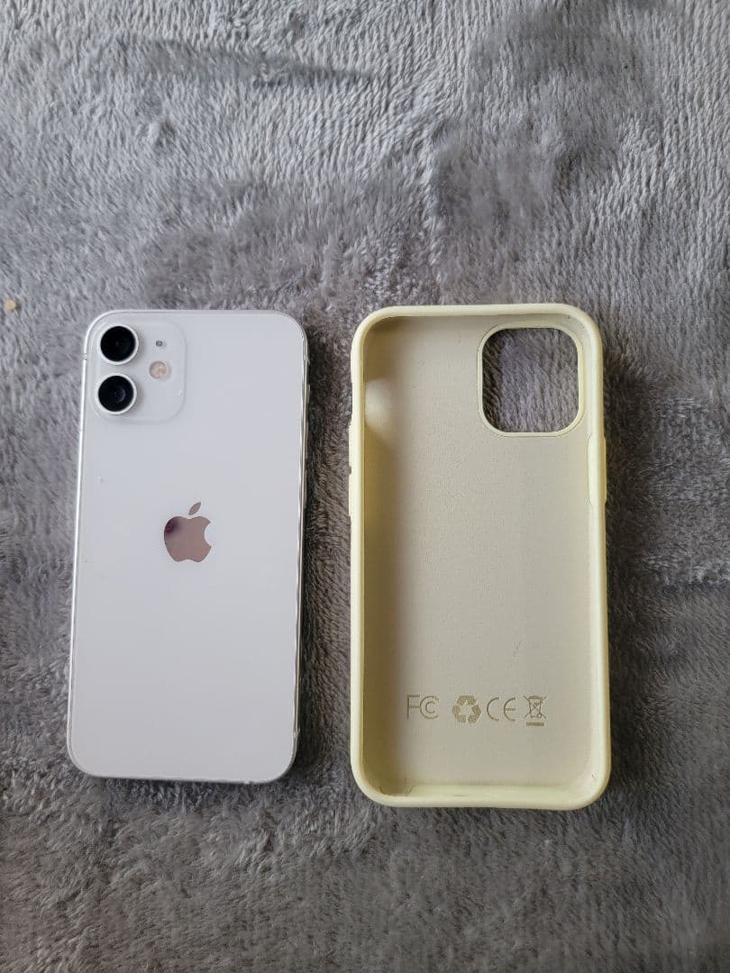 Apple iPhone 12 ミニ ホワイト ケース付き64gb