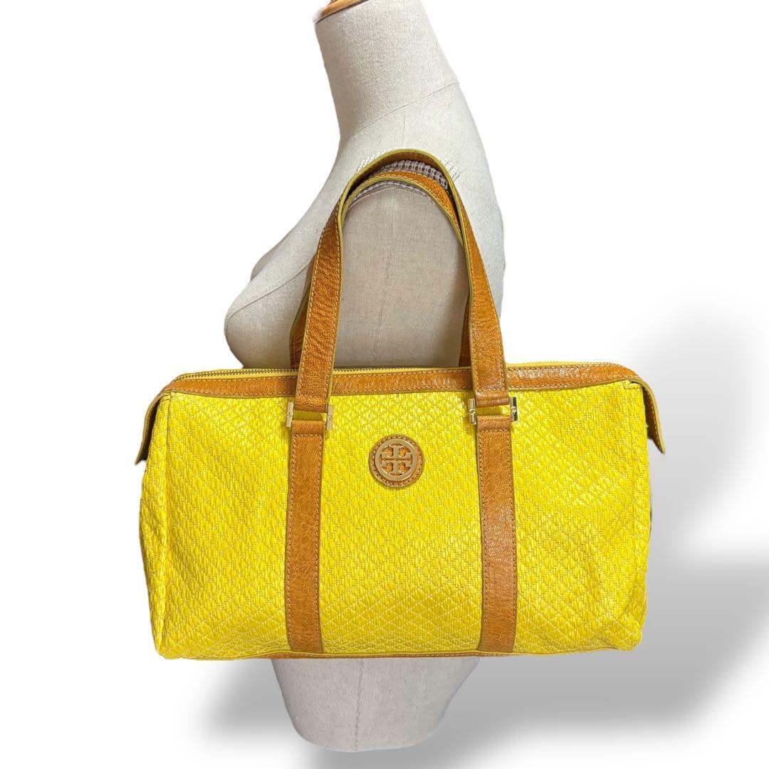 【美品】トリーバーチ　ボストン型トートバッグ　キルティング　ロゴ金具　黄色大容量