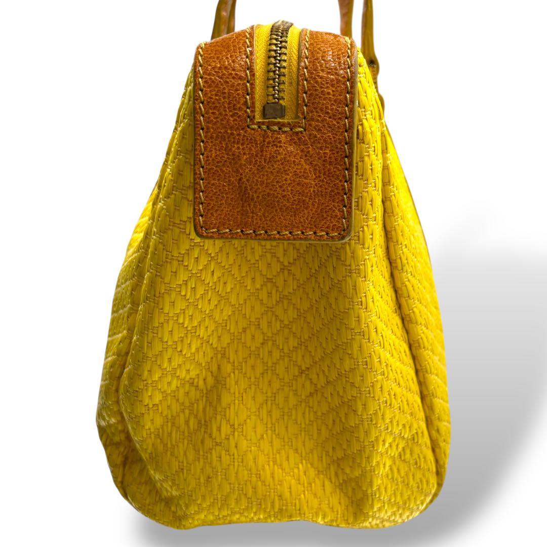 【美品】トリーバーチ　ボストン型トートバッグ　キルティング　ロゴ金具　黄色大容量