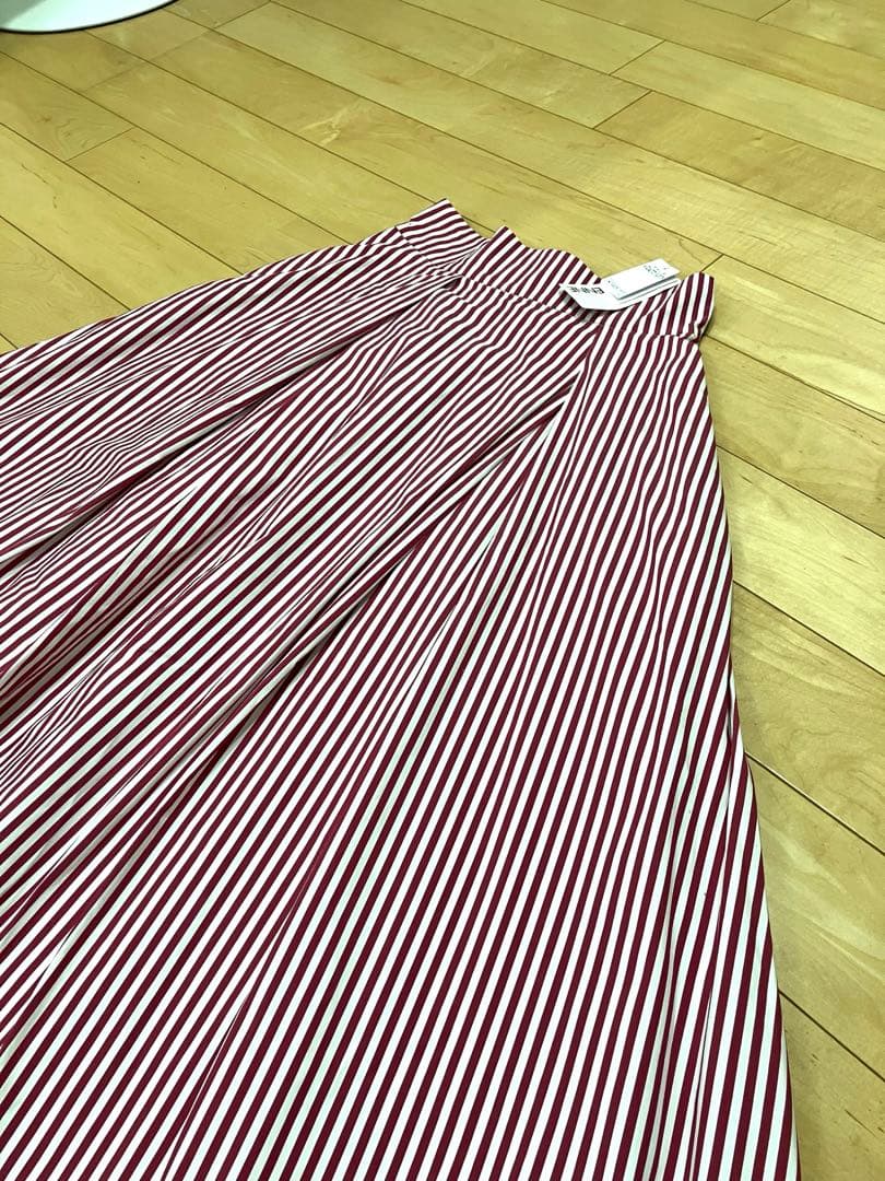 【新品タグ付き】【公式完売】JENNEストライプタックスカート　L レッド