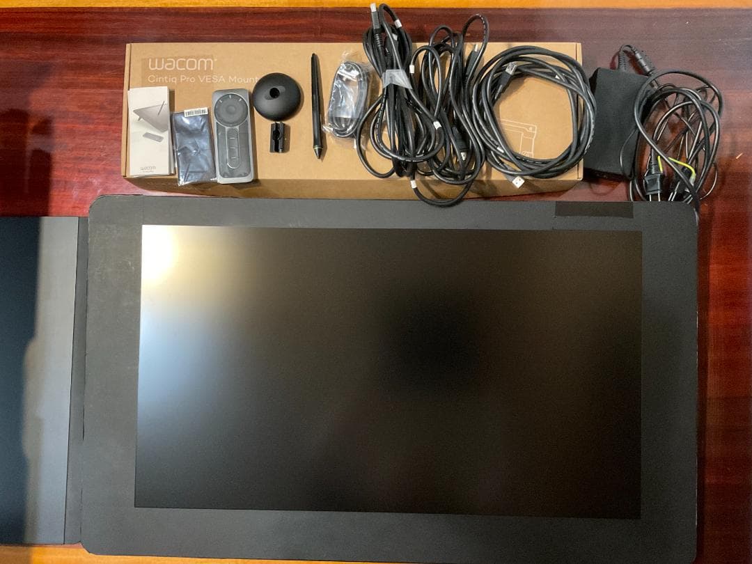 [液晶難あり]Wacom Cintiq Pro 32 (DTH-3220/K0)