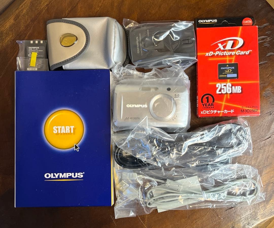 デジタルカメラ　オリンパス　 μ-40 DIGITAL 5.0メガピクセル　新品