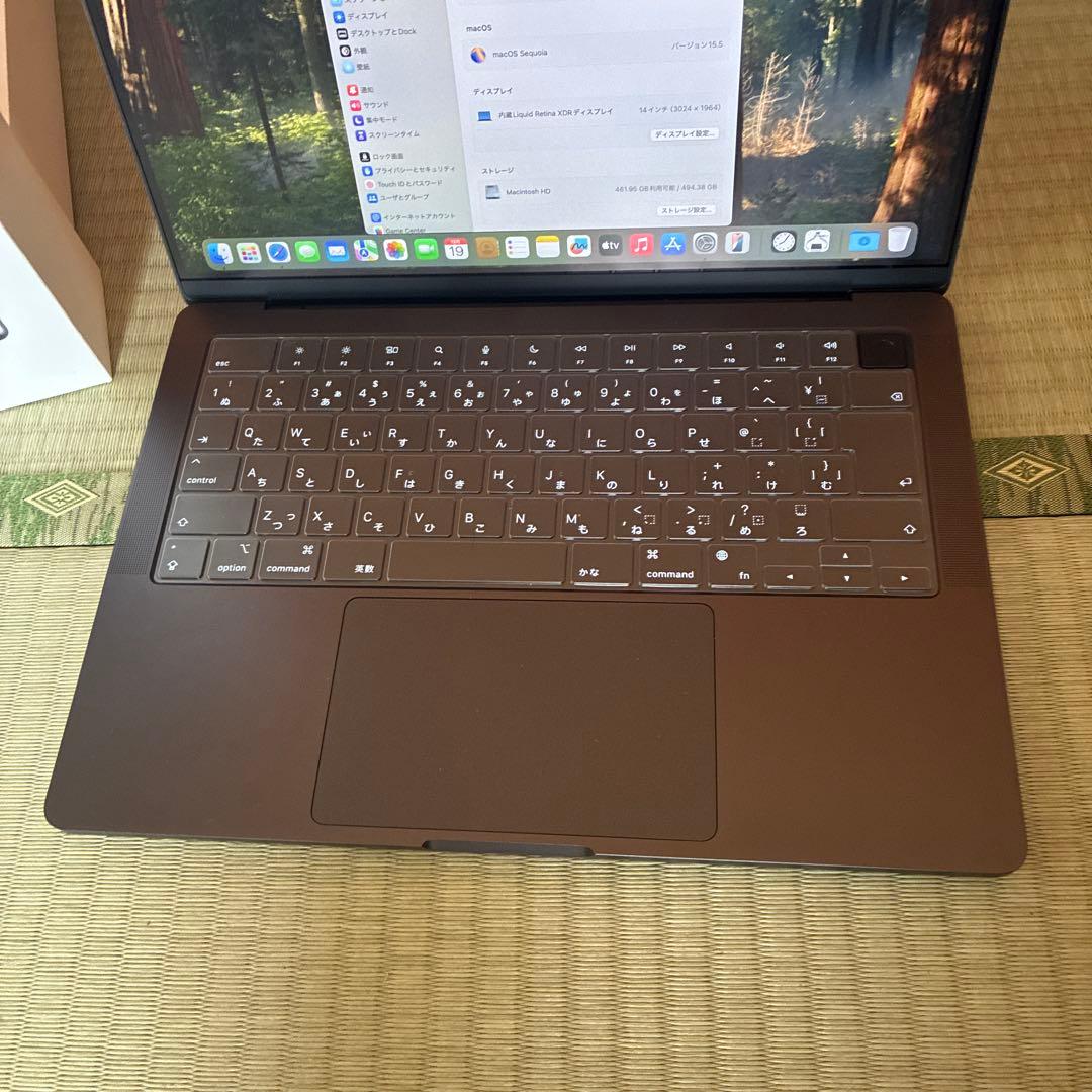 MacBook Pro 14インチ　M4 16GBメモリ　512GB A3112
