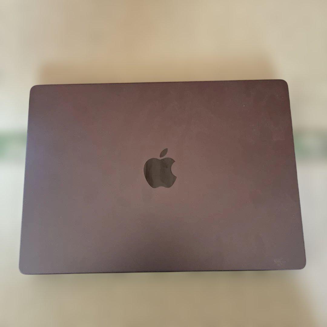 MacBook Pro 14インチ　M4 16GBメモリ　512GB A3112