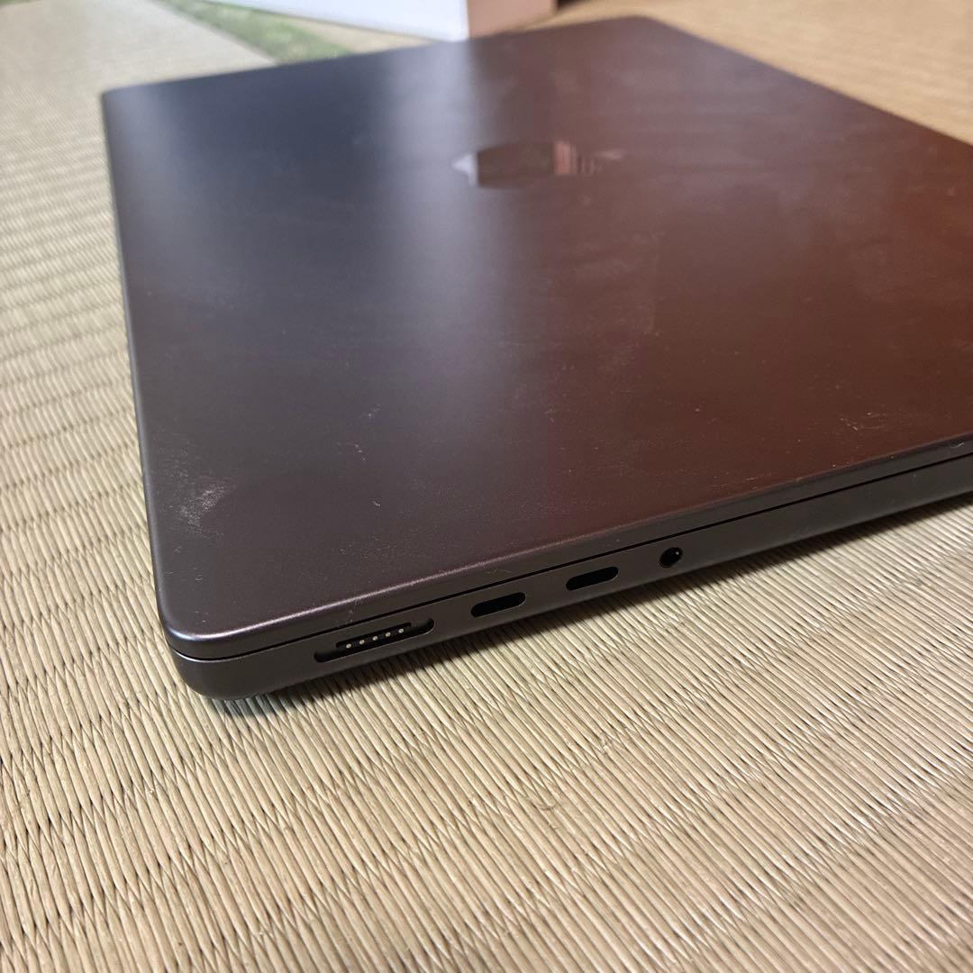 MacBook Pro 14インチ　M4 16GBメモリ　512GB A3112