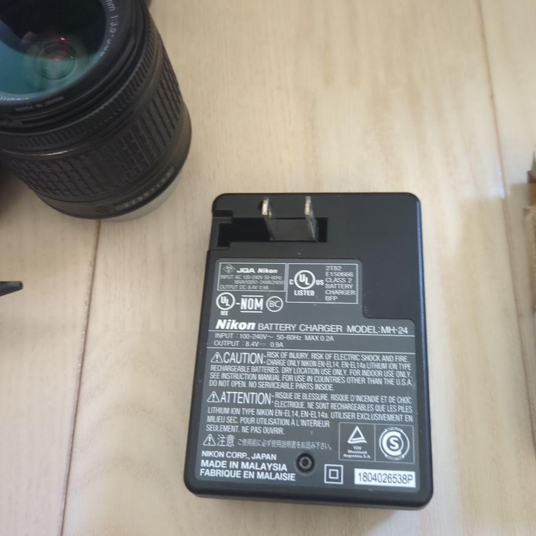 NikonD3400 一眼レフカメラ ダブルズームキット　ショット数5,525枚