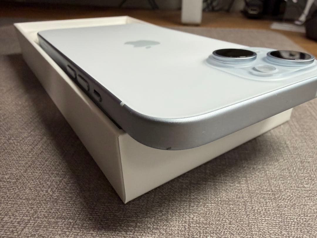 iPhone 15 本体　ブルー 256GB SIMフリー ケーブル付