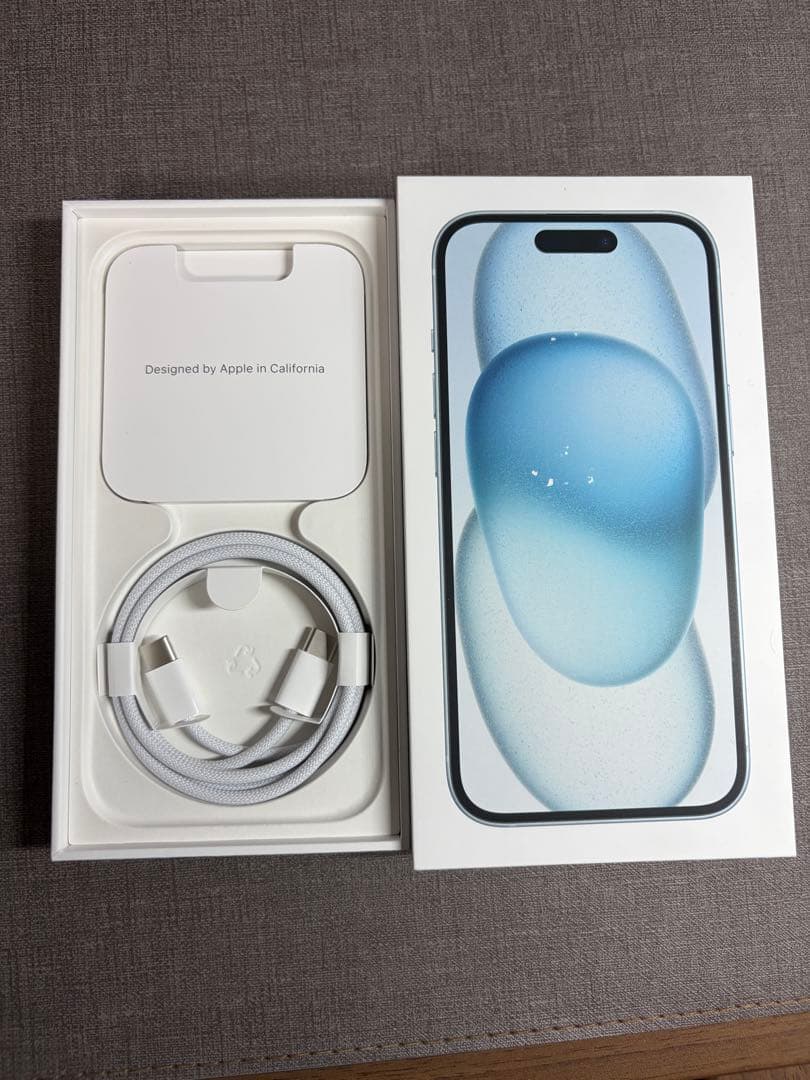 iPhone 15 本体　ブルー 256GB SIMフリー ケーブル付