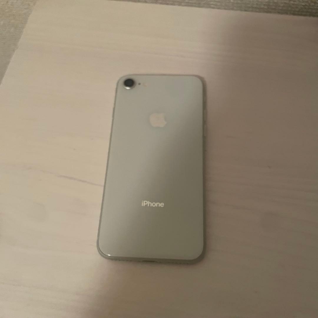 iPhone8 本体　64G