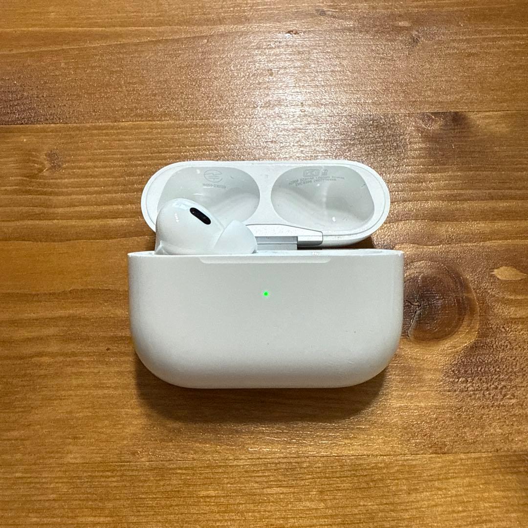 AirPods Pro2 チャージャー + 左耳