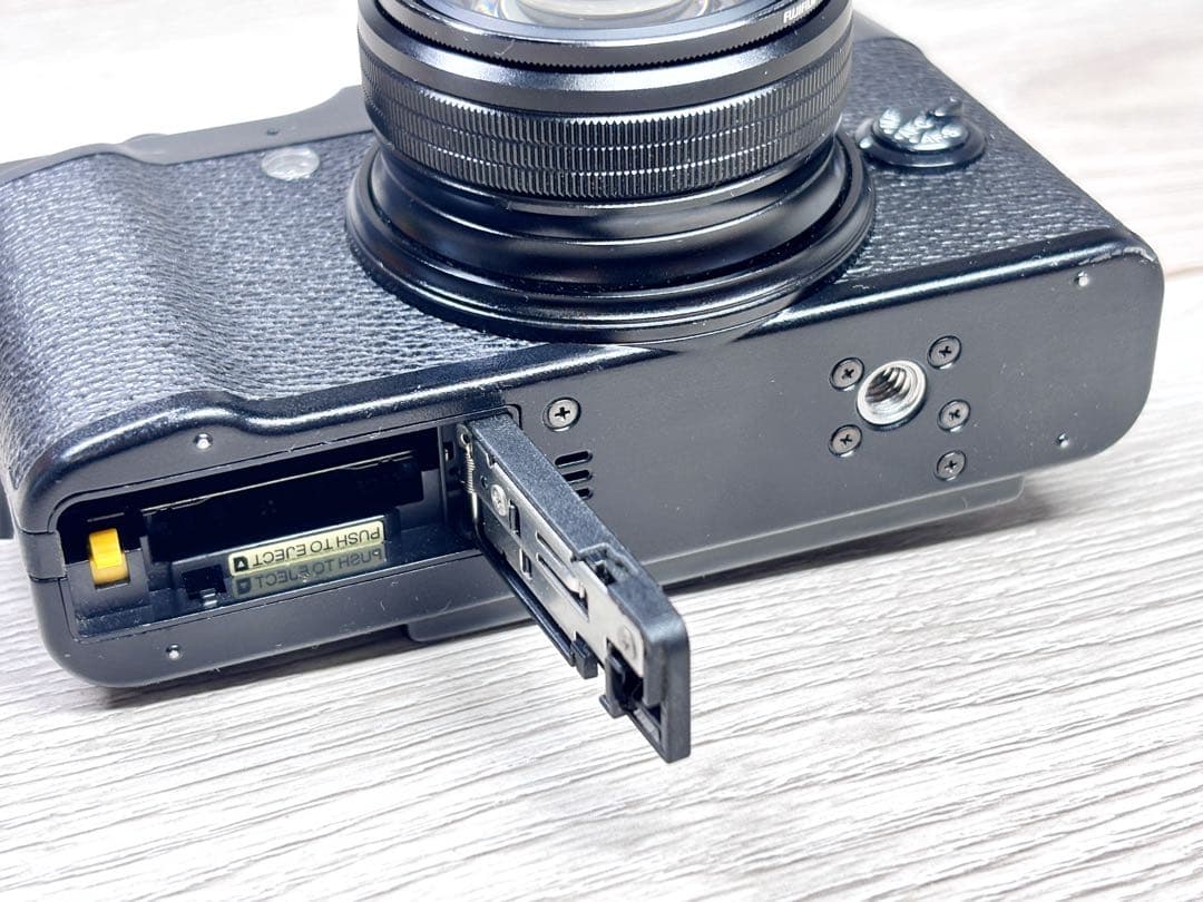 FUJIFILM X20 デジカメ