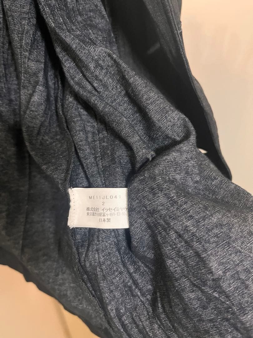 ISSEY MIYAKE イッセイミヤケ　シワ加工ブラックジャケット　プリーツ