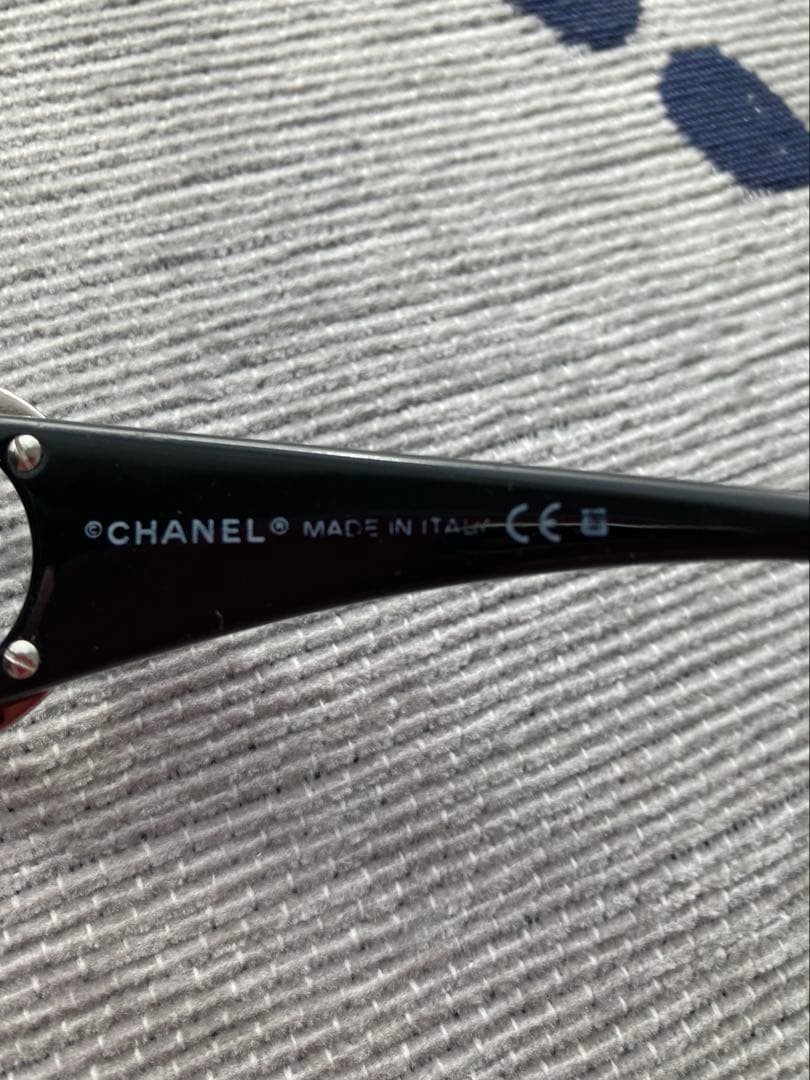 CHANELサングラス　希少シルバー色