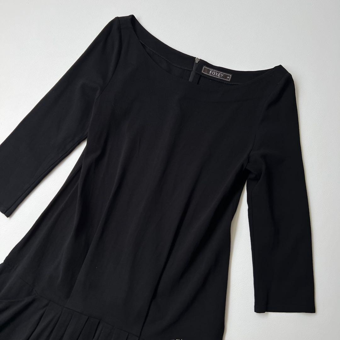 良品　Foxey フォクシー　ブラックドレス　ワンピース　ロゴプレート　40