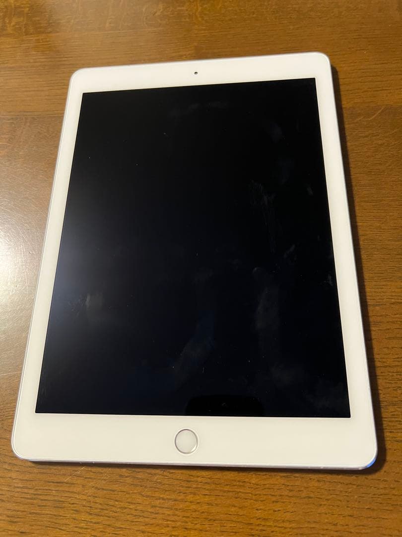 【SIMロック解除済み】 9.7インチ iPad Pro（2016） 256GB