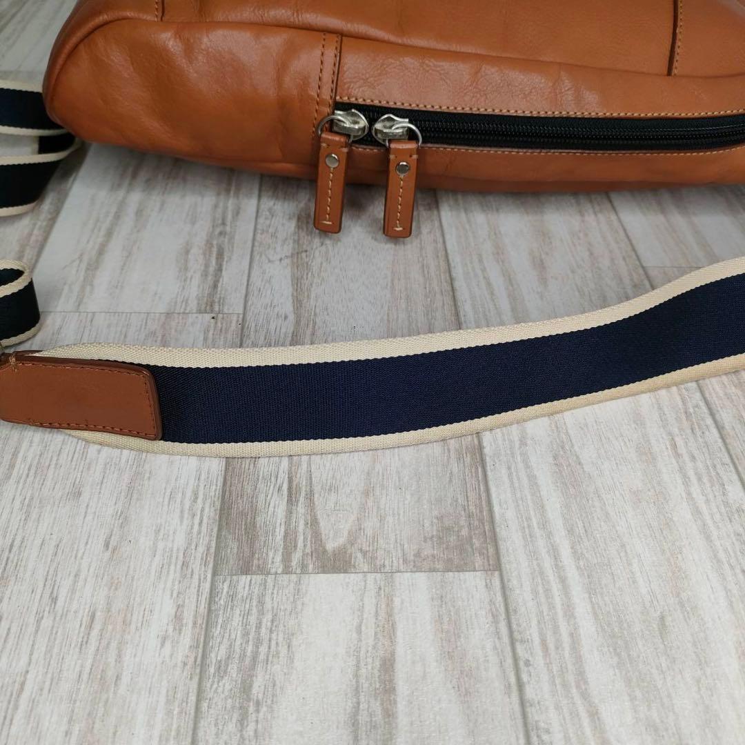 50 COACH コーチ　レザー　ボディーバッグ