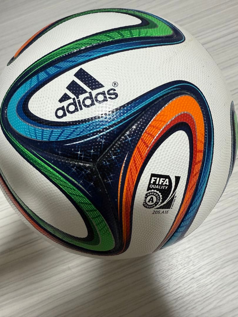 adidas ブラズーカ　公式試合球
