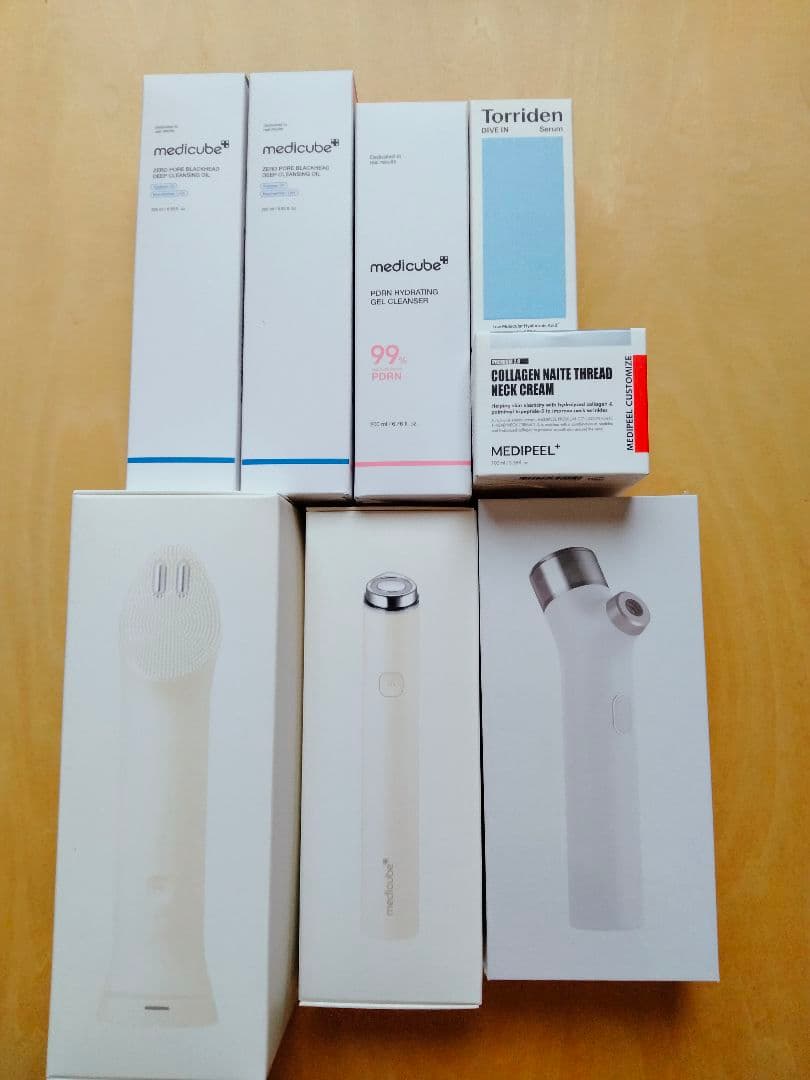 新品含　medicubeメディキューブ 美顔器３点＆スキンケア 5点セット